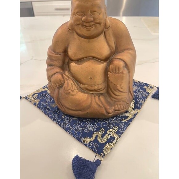 Handmade 7.85x7.85” Set of 6 Silk Chinese Dragon Flower placemates. - Picture 4 of 5